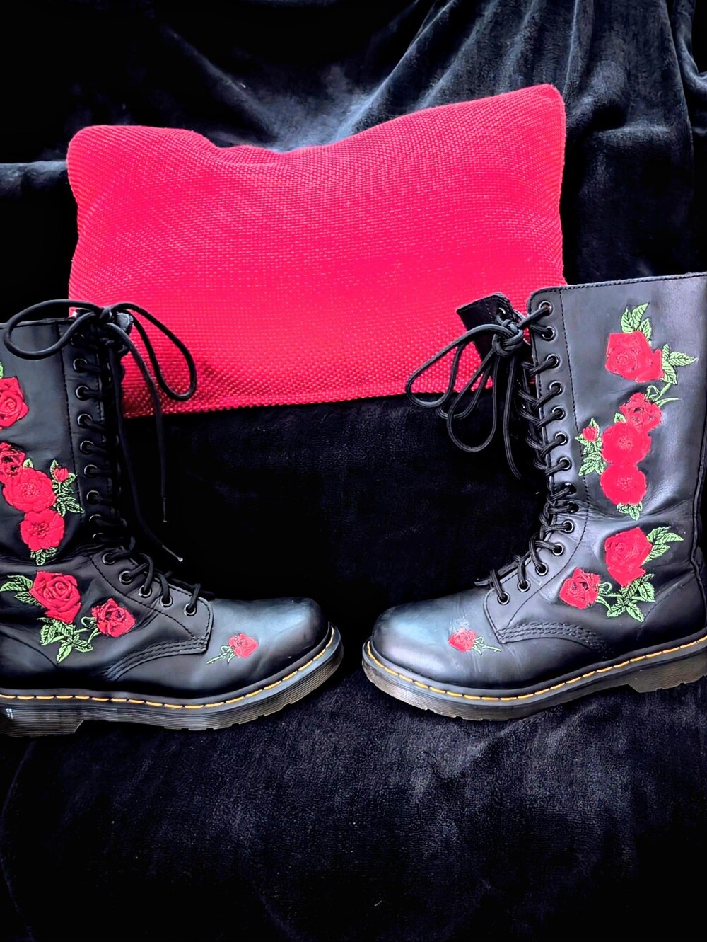 Dr. Martens Vonda mid-calf boots (14-eye) - Picture 6 of 9